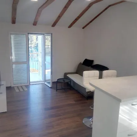 Julija Apartment Govedari